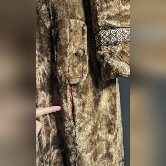 Vintage 1950's Crushed Velvet Ribbon Detail Coat - Picture 4 of 16